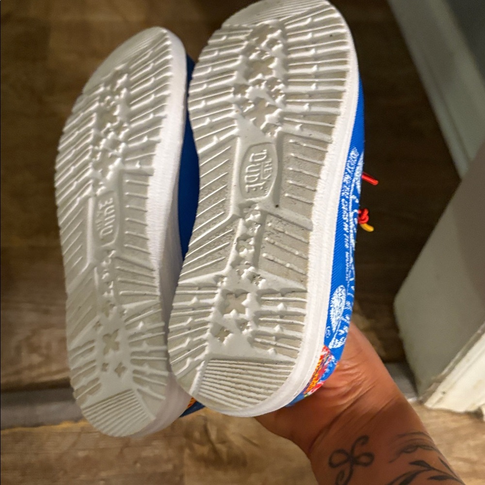 Kids Hey Dude Hotwheels - Picture 3 of 4